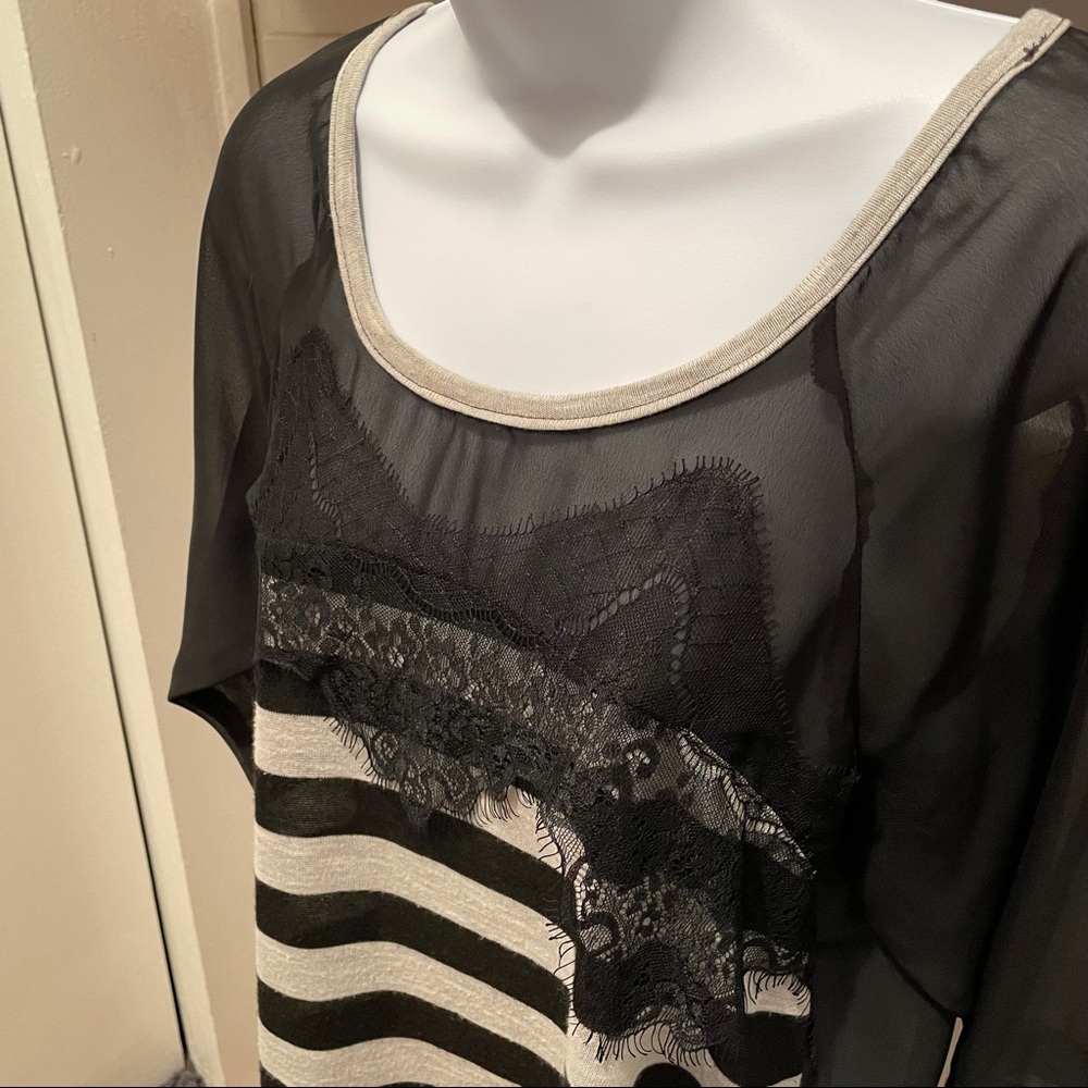 Flirty black & gray top w/lace detail & sheer back
